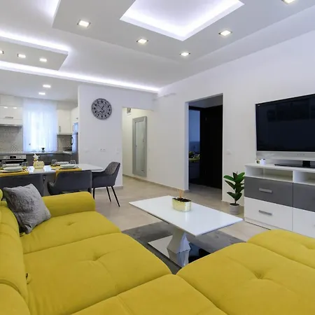 Sunshine Yellow Apartman * Zamardi